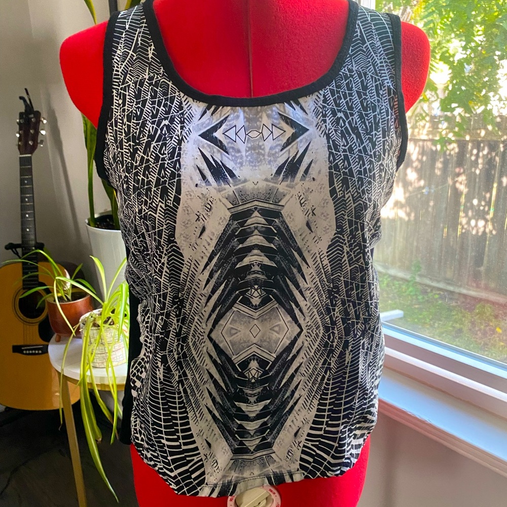 Funky geometric print sleeveless crop tank, size small, by Angie